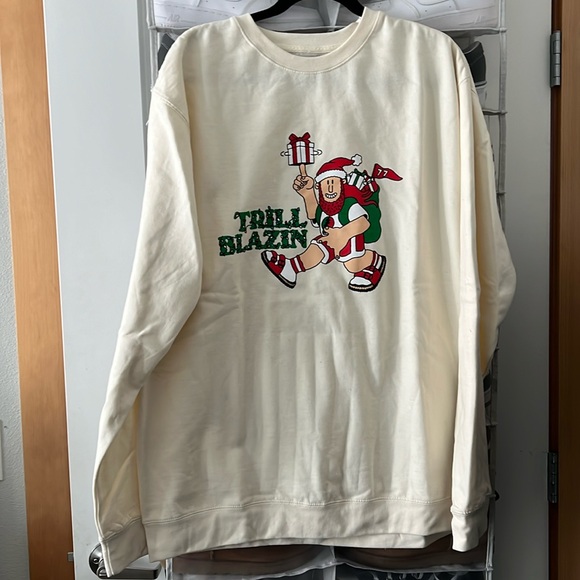 TRILLBLAZIN | Portland Trailblazers Blazers Santa Basketball Sweatshirt Size XL - Picture 1 of 3